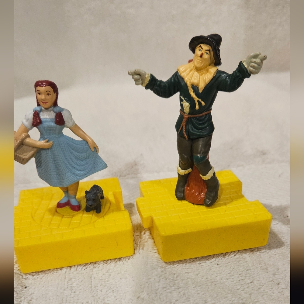 1997 BLOCKBUSTER VIDEO WIZARD OF OZ FIGURES